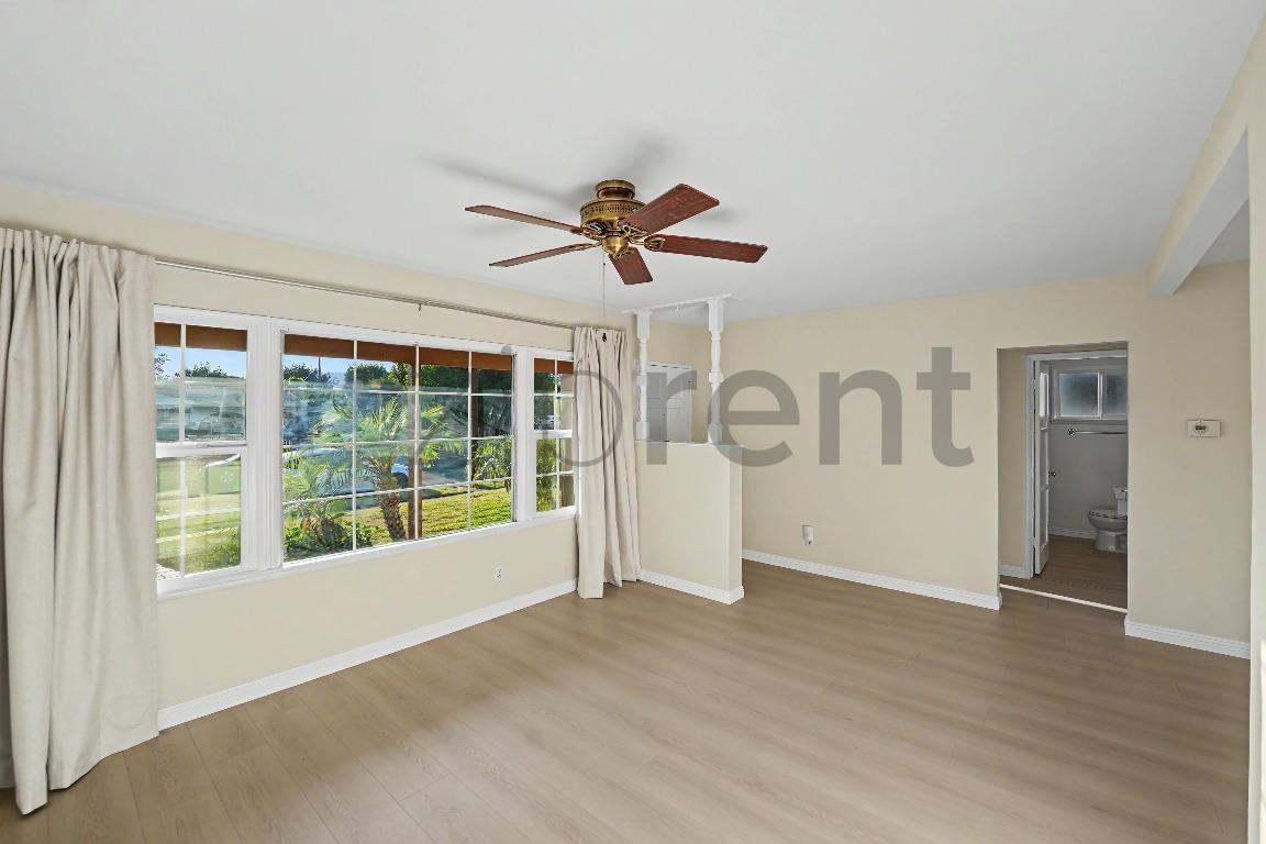 10916 Noble Ave - Photo 6 of 24