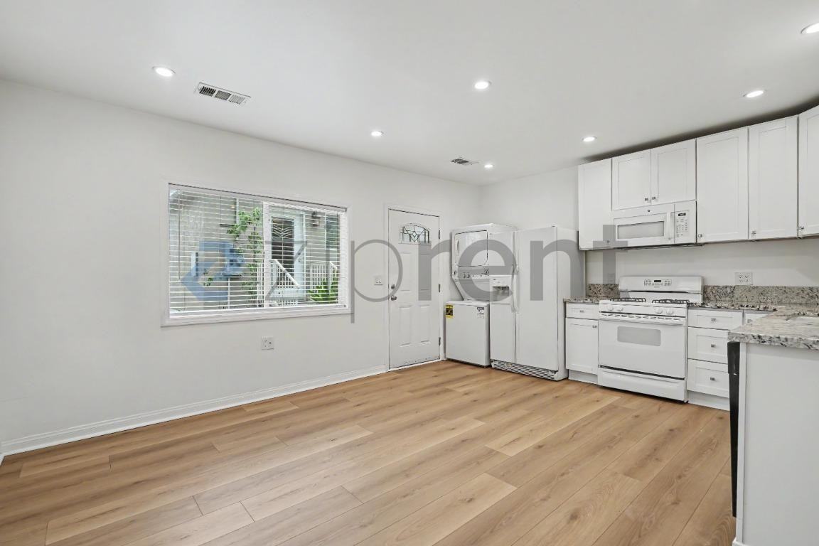 2039 Warren St - Photo 6 of 16