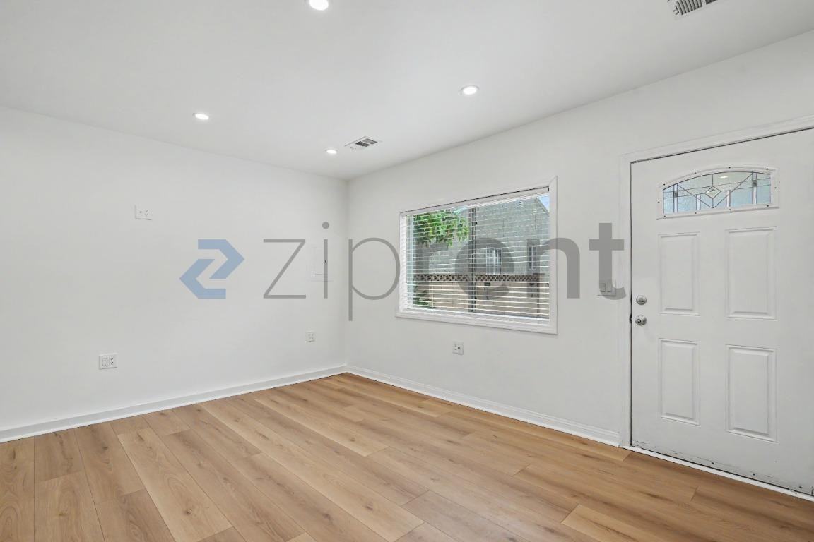 2039 Warren St - Photo 7 of 16