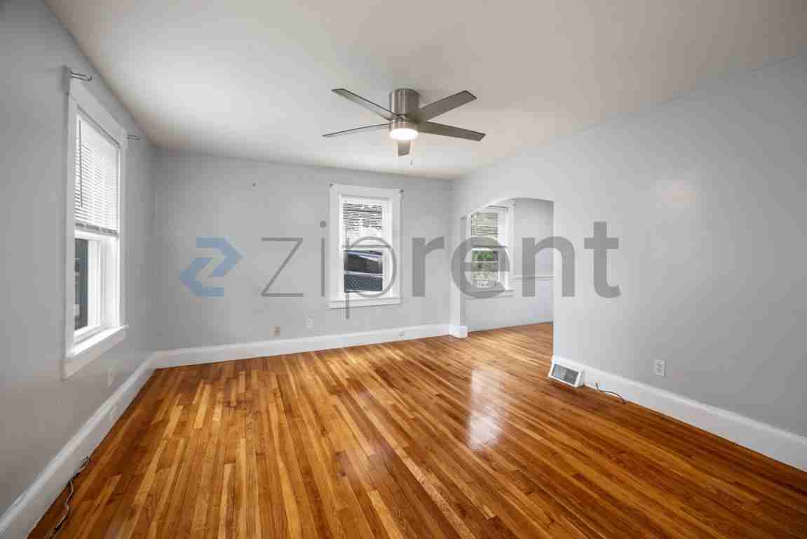 47 Cedar St #49 - Photo 4 of 20