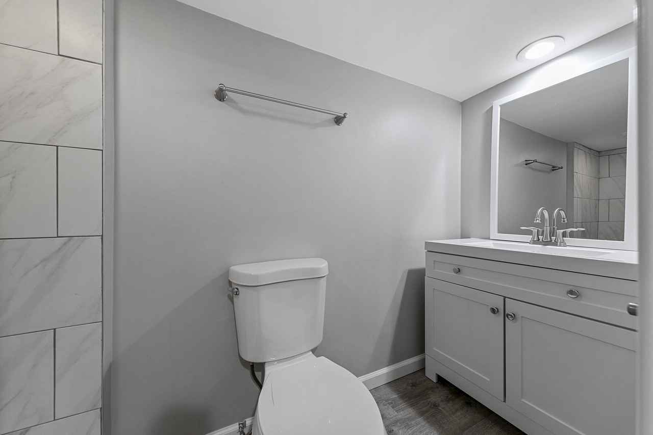 905 Russell Blvd #8796950 - Photo 3 of 22