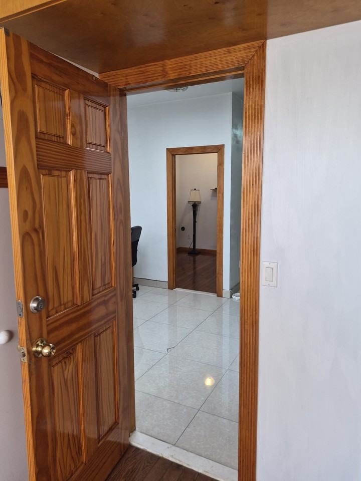 300 68th St #2 - Photo 5 of 10