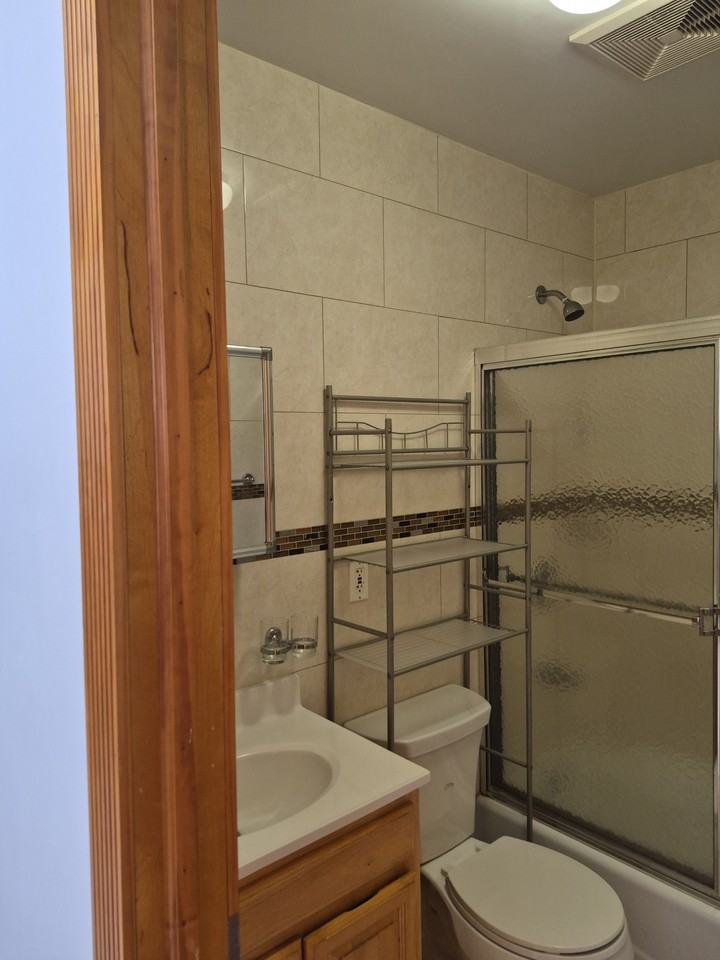 300 68th St #2 - Photo 6 of 10
