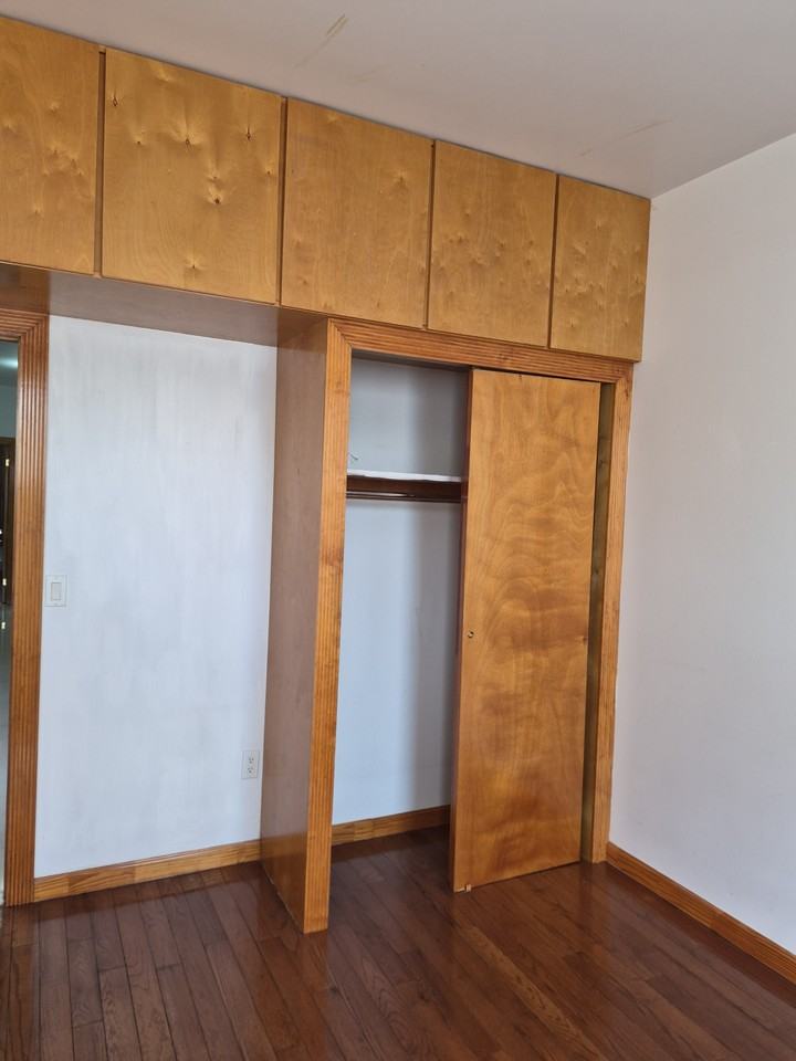 300 68th St #2 - Photo 7 of 10