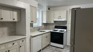 featured image of 24 Franklin Pl Apt B #B1