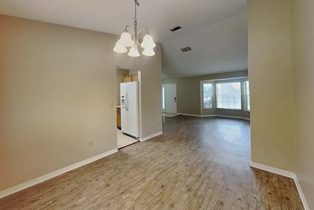 2639 Lake Jackson Cir #NA - Photo 2 of 7