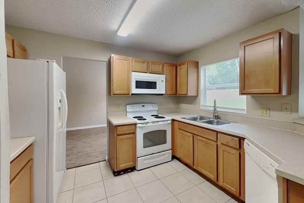 2639 Lake Jackson Cir #NA - Photo 4 of 7