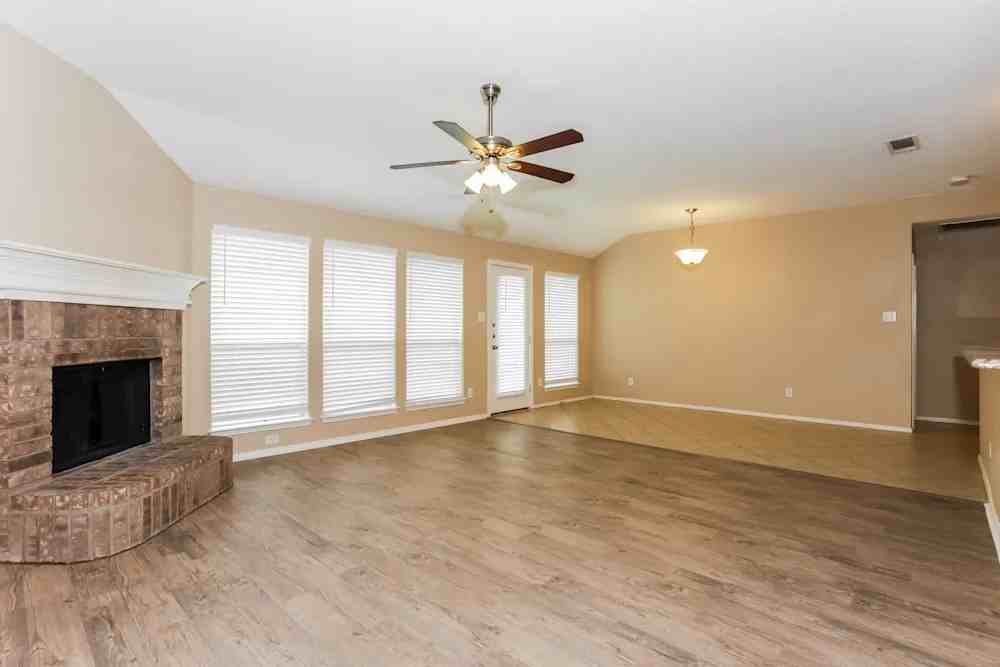 615 Saint Eric Dr #NA - Photo 6 of 11