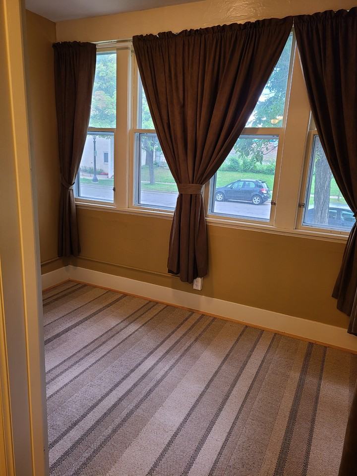 1607 Carroll Ave #1 - Photo 3 of 19