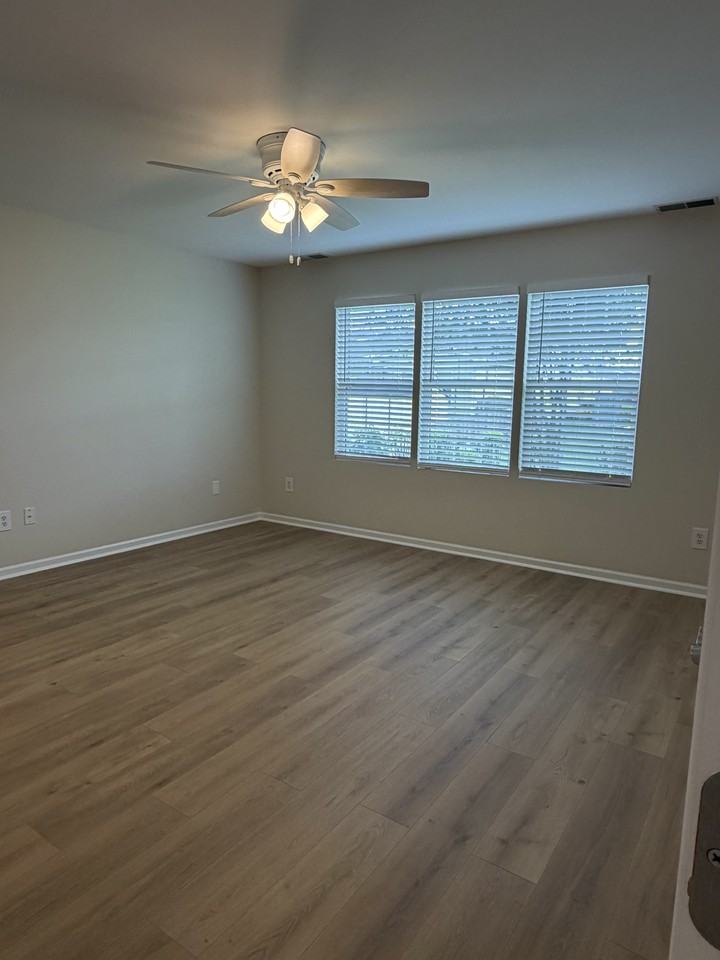 1727 Chestnut Dr #NA - Photo 3 of 14