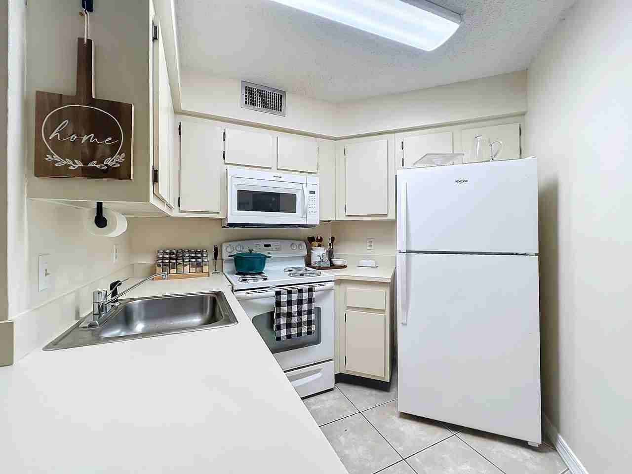 3642 Southpointe Dr #NA - Photo 5 of 10
