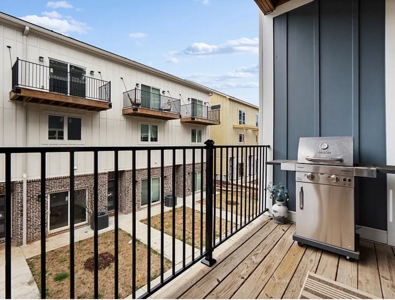 1027 Montague Pl #NA - Photo 5 of 38