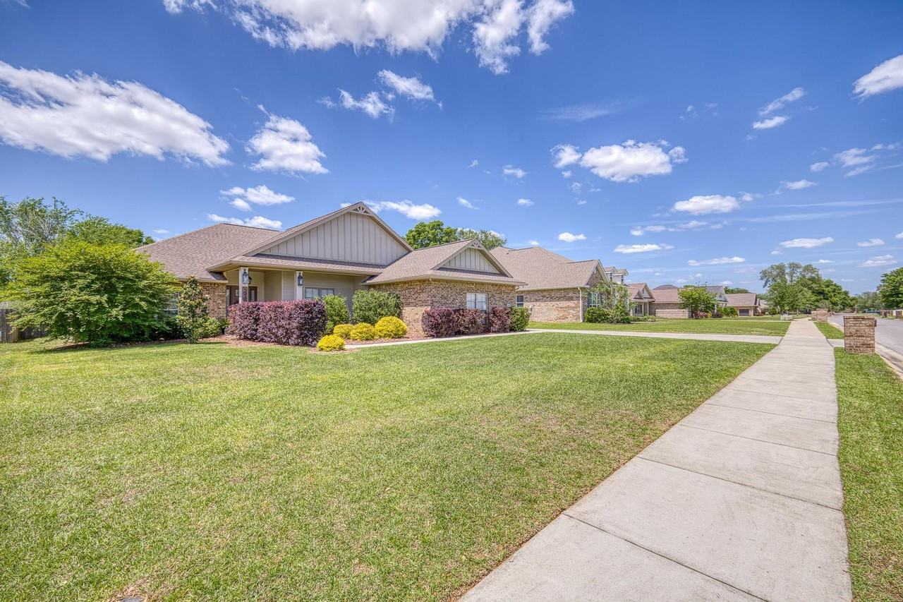 5945 W Cambridge Way #NA - Photo 3 of 26