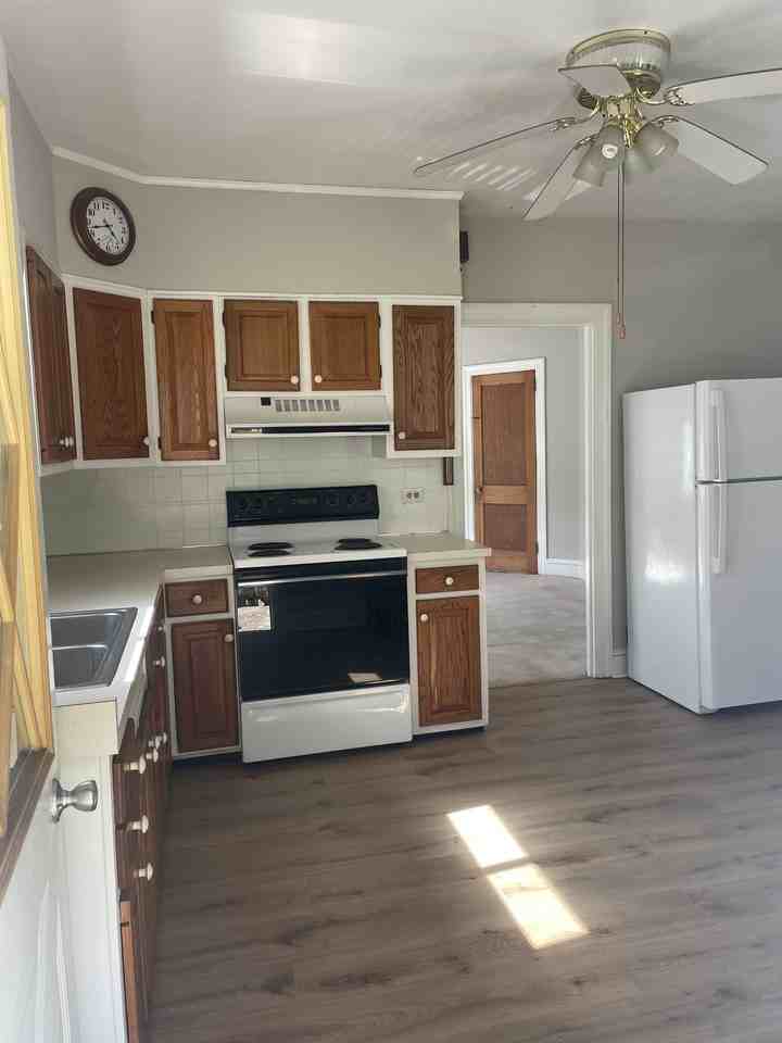 1524 Fairview St #1524 - Photo 3 of 7