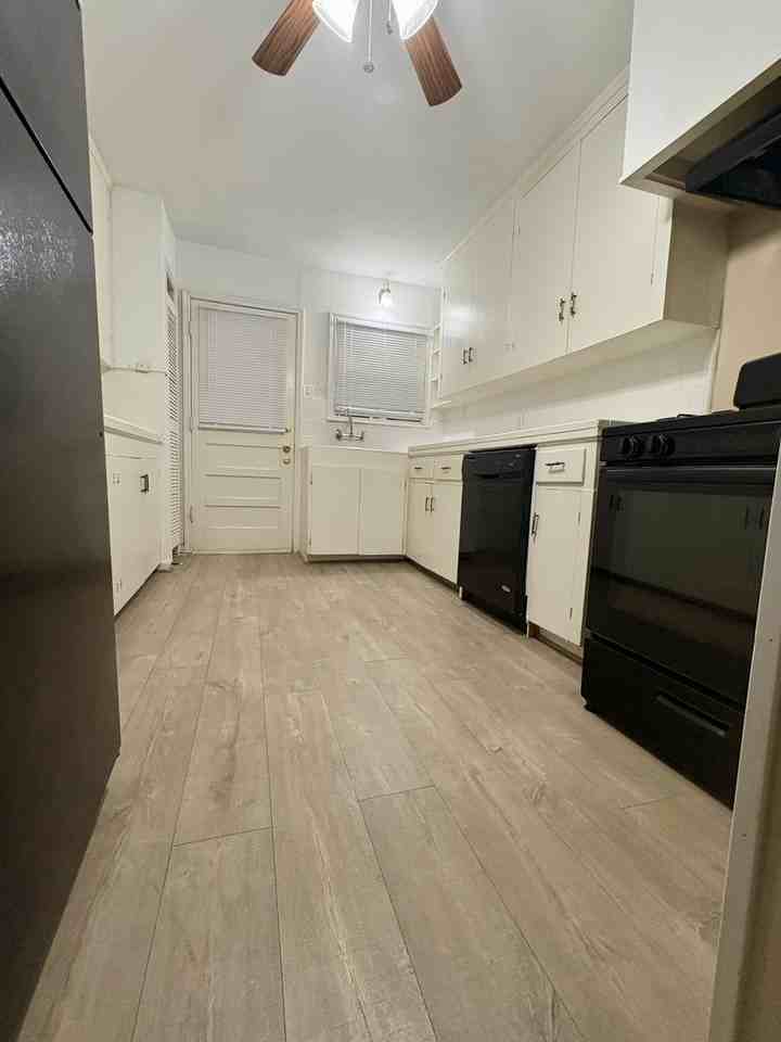 2431 Shakespeare St #1 - Photo 2 of 11