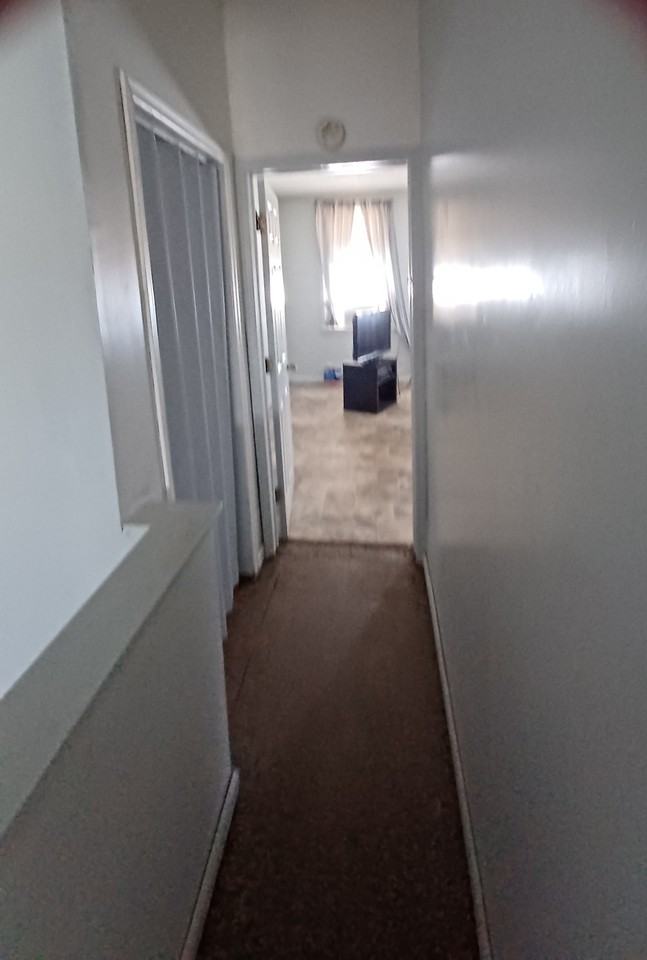 2420 W Seybert St #NA - Photo 7 of 9