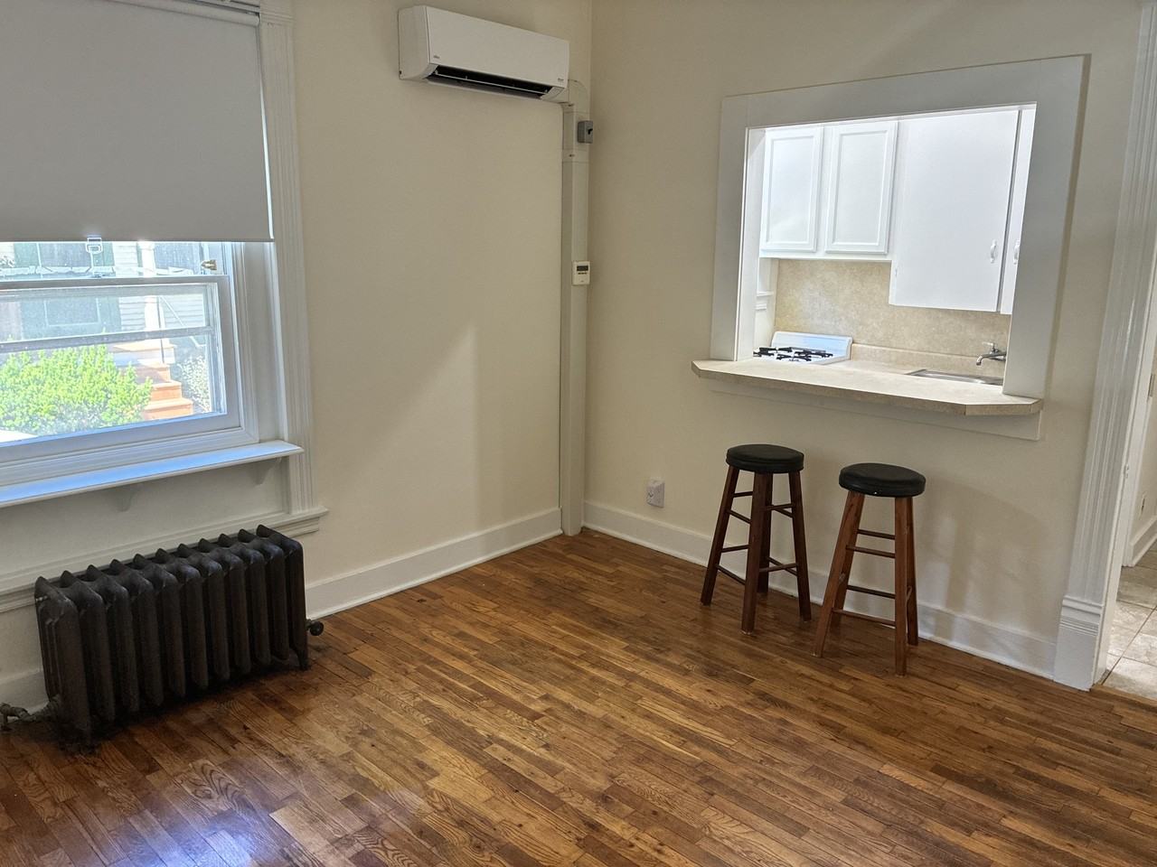 246 Charles Ave Se #1 - Photo 4 of 27