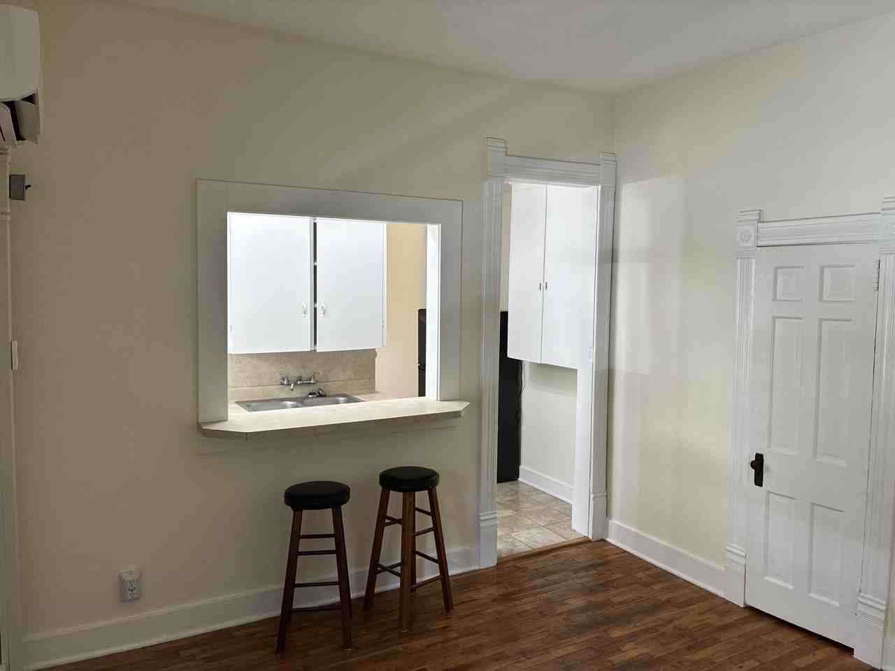 246 Charles Ave Se #1 - Photo 5 of 27