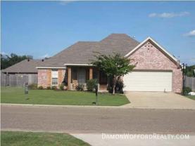 614 Oak Park Cir - Photo 1 of 1