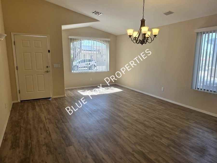 6078 N Panorama Park Dr - Photo 2 of 33