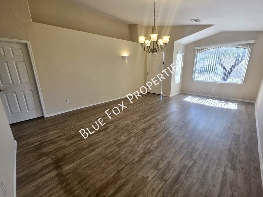 6078 N Panorama Park Dr - Photo 3 of 33
