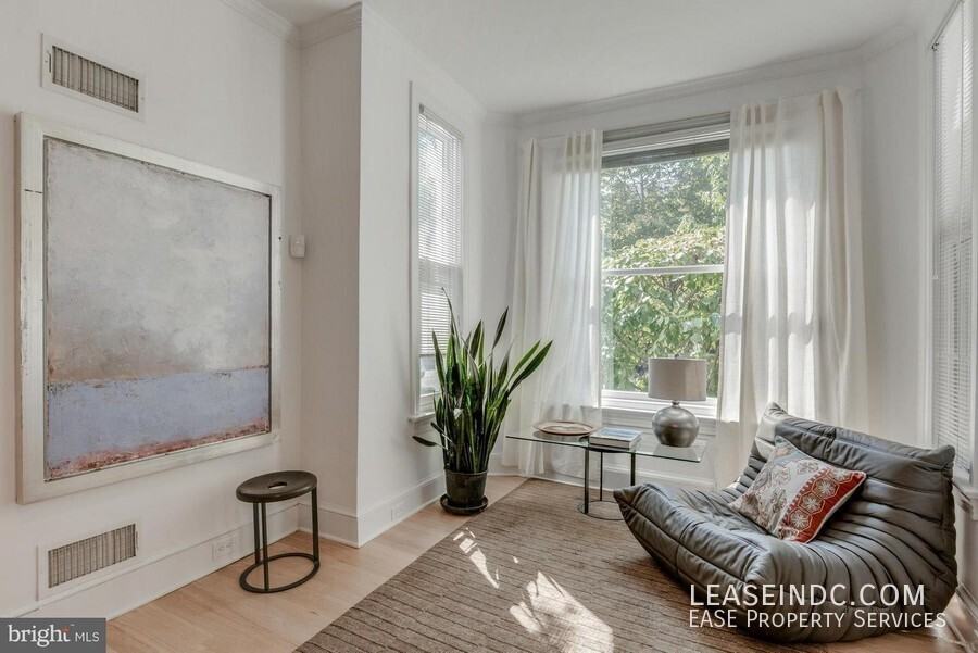 2503 I St Nw - Photo 5 of 23
