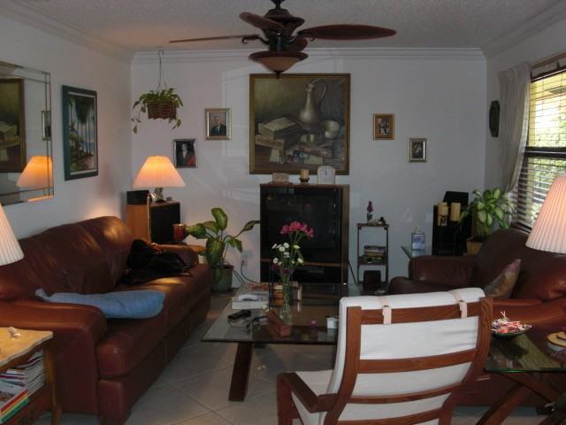 119 Lakeview Ave #2 - Photo 4 of 17