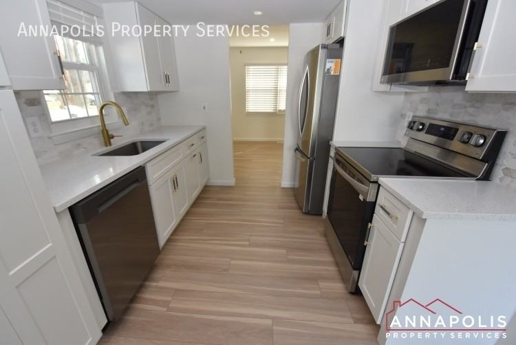 100 Conley Dr - Photo 4 of 25