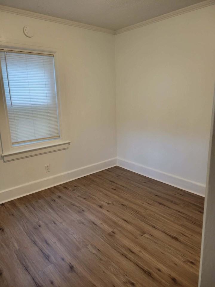 601 E 5th Ave #NA - Photo 4 of 8