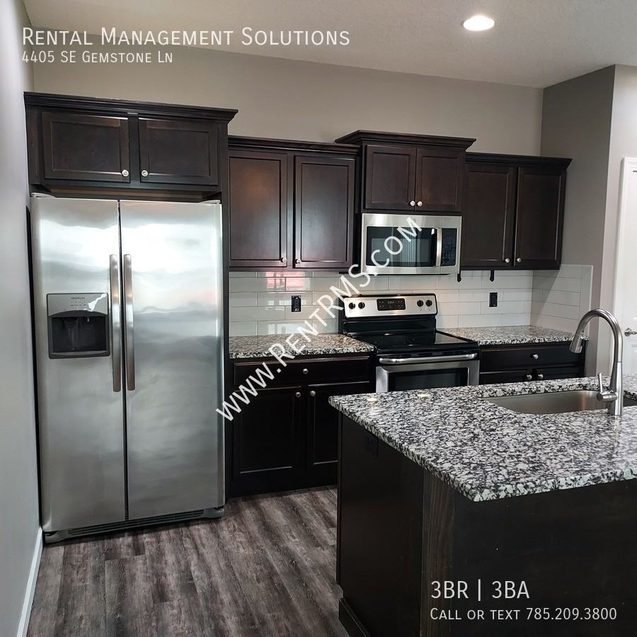 4405 Se Gemstone Ln - Photo 4 of 33