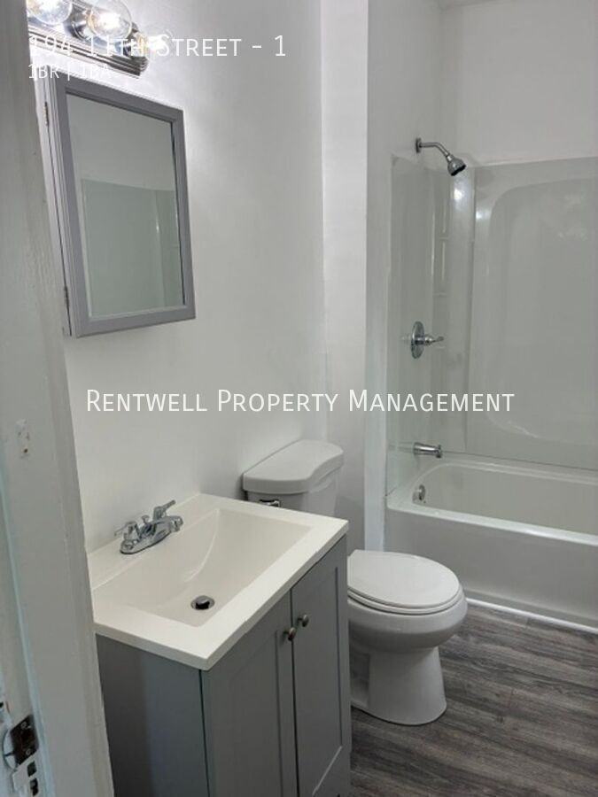 194 11th St #1 - Photo 7 of 7