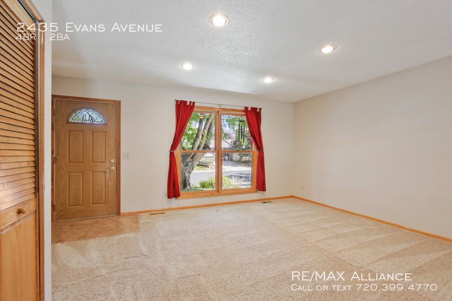 2435 Evans Ave - Photo 4 of 28