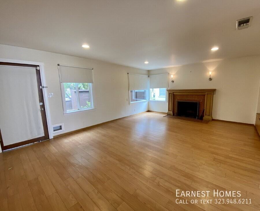 2577 S Bundy Dr - Photo 3 of 29