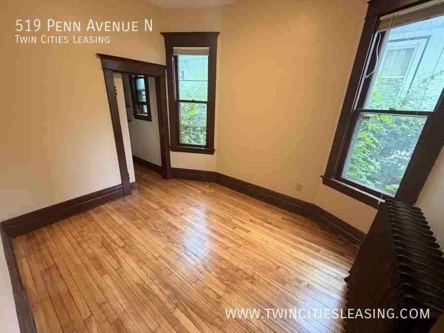 519 Penn Ave N - Photo 3 of 24