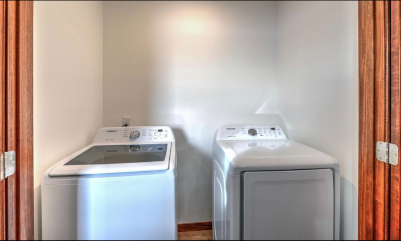 421 Sierra Pl - Photo 2 of 16