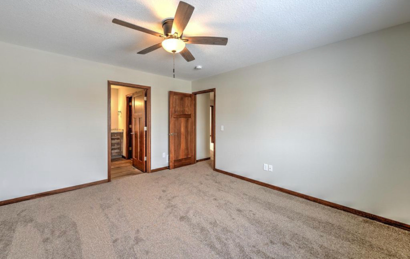421 Sierra Pl - Photo 5 of 16