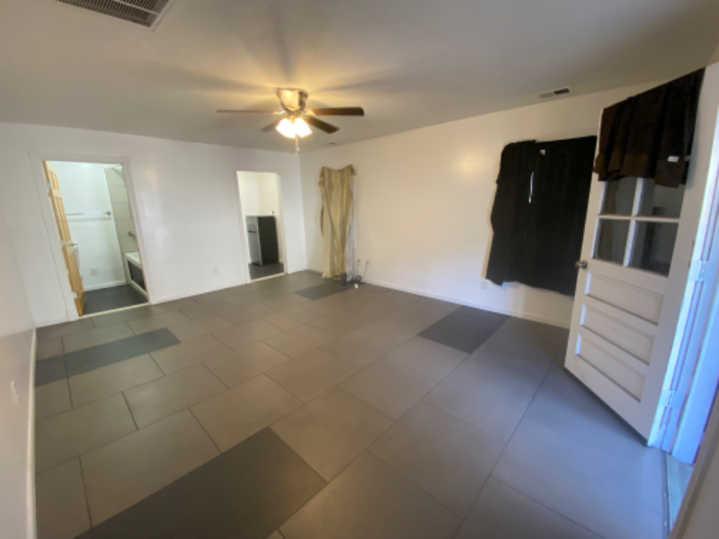 1914 Calvert St #B - Photo 2 of 6