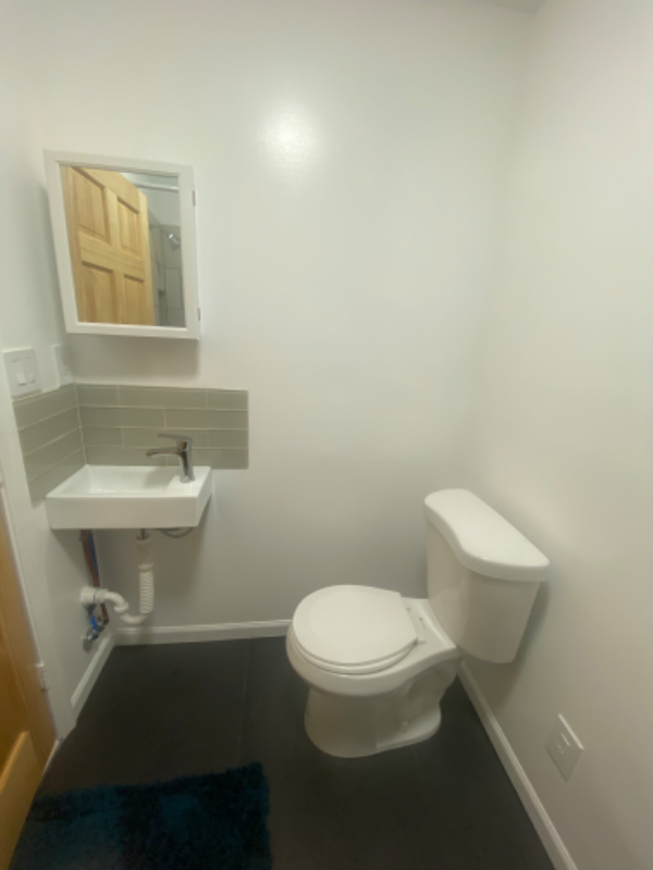 1914 Calvert St #B - Photo 5 of 6