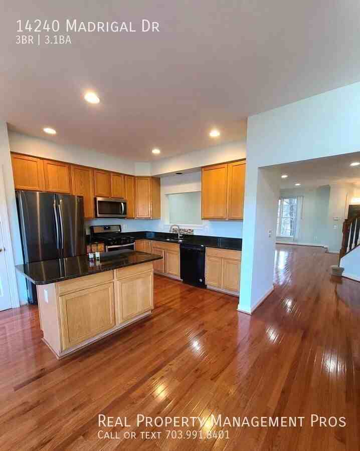 14240 Madrigal Dr - Photo 5 of 21