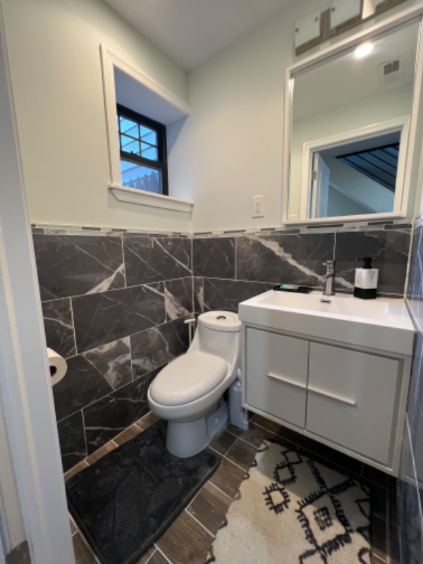 2055 Mountain St - Photo 3 of 14