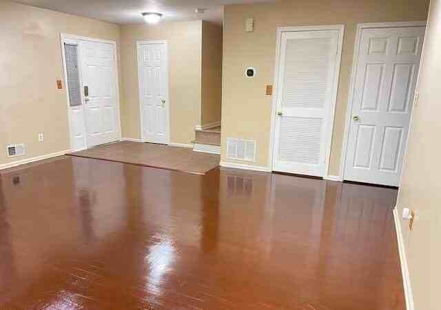 1077 Roseberry Ct - Photo 2 of 21