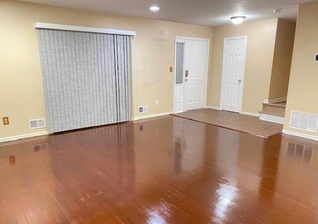 1077 Roseberry Ct - Photo 3 of 21