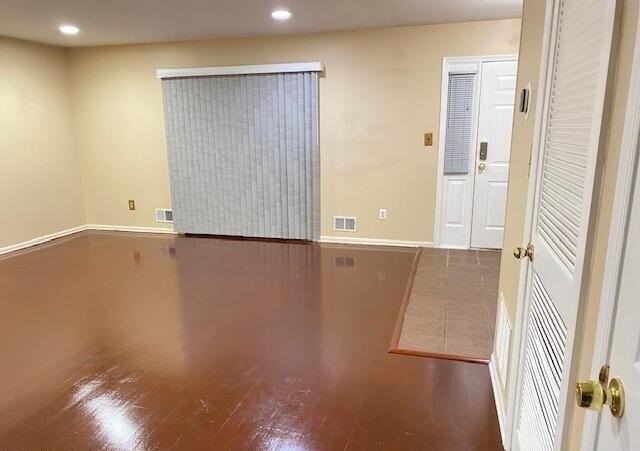 1077 Roseberry Ct - Photo 4 of 21