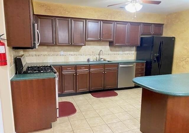 1077 Roseberry Ct - Photo 5 of 21