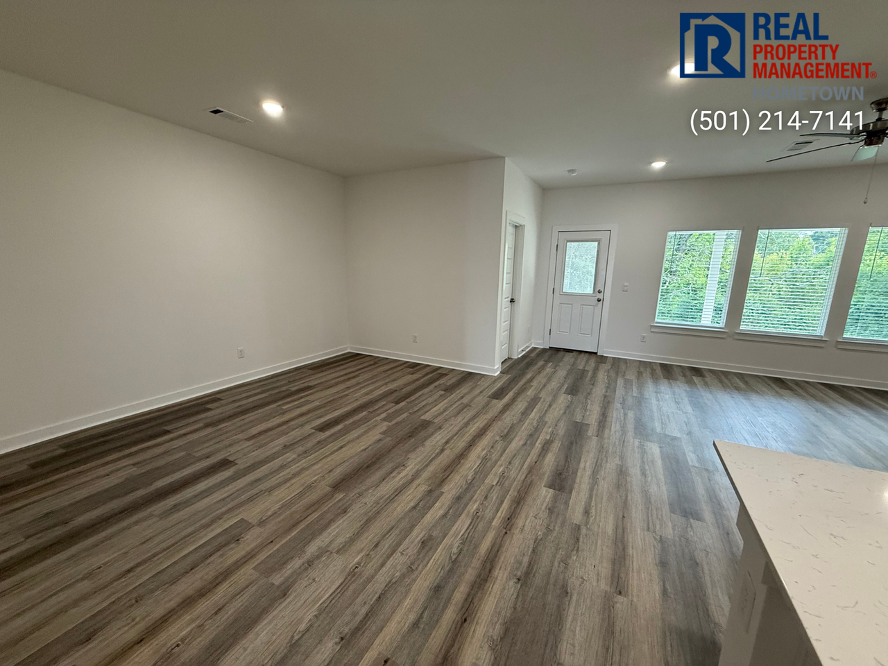 4340 Sloan Dr - Photo 3 of 23