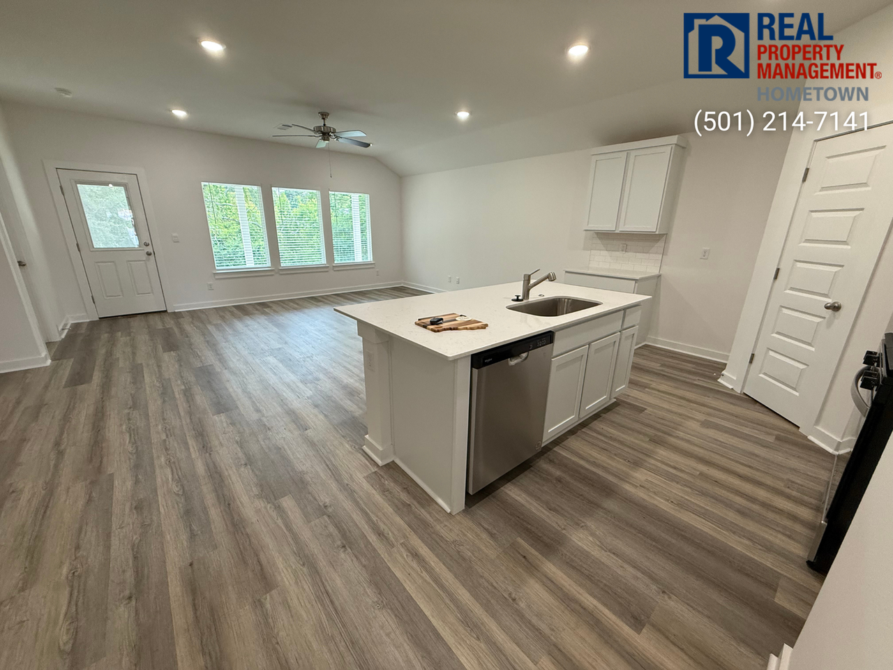 4340 Sloan Dr - Photo 5 of 23