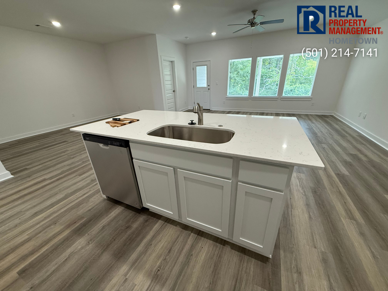 4340 Sloan Dr - Photo 6 of 23