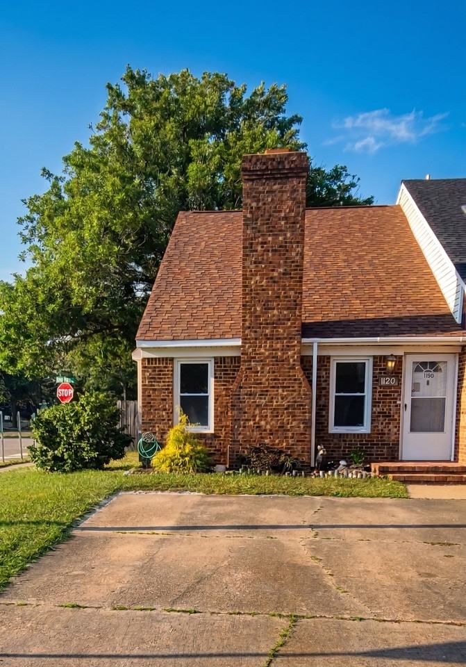 1120 Crist Pl - Photo 2 of 17