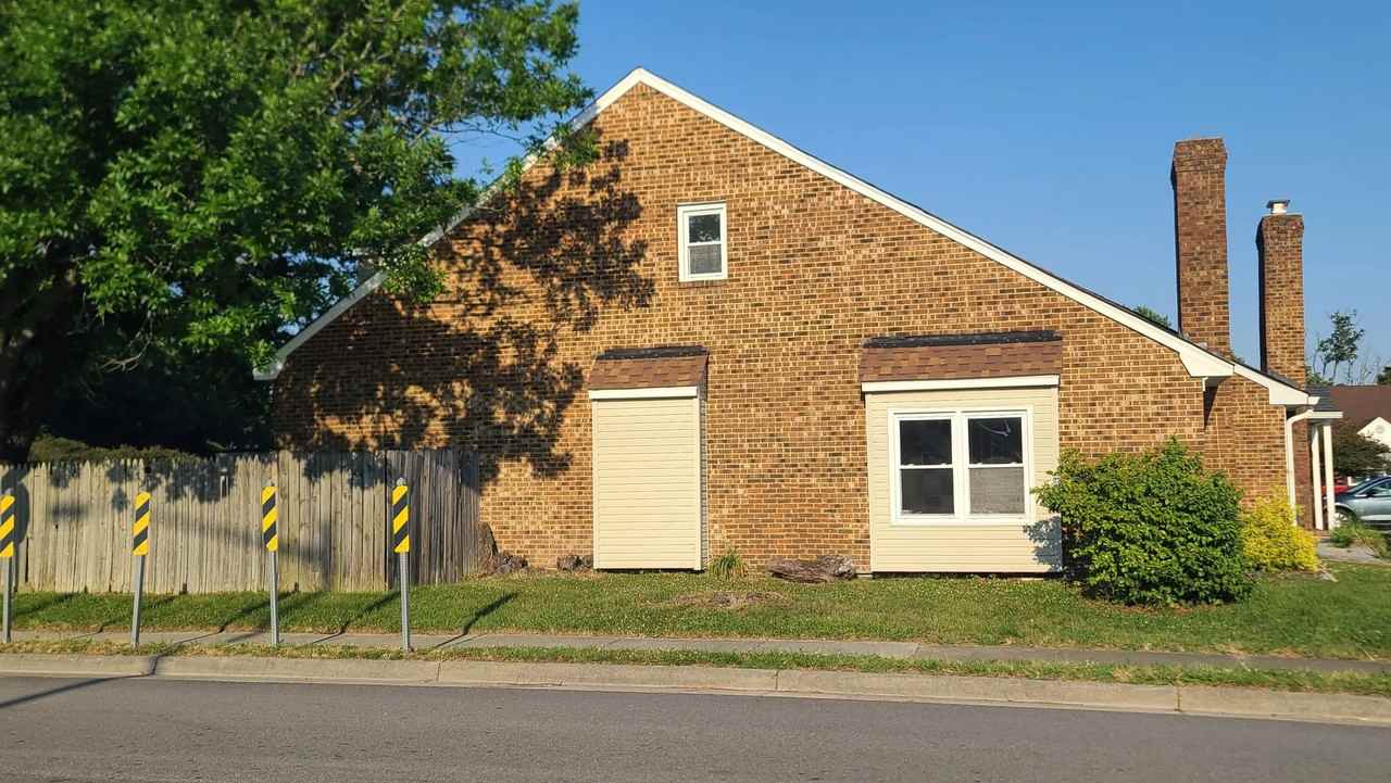 1120 Crist Pl - Photo 3 of 17