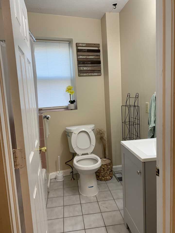 1227 Sea St #1 - Photo 5 of 6